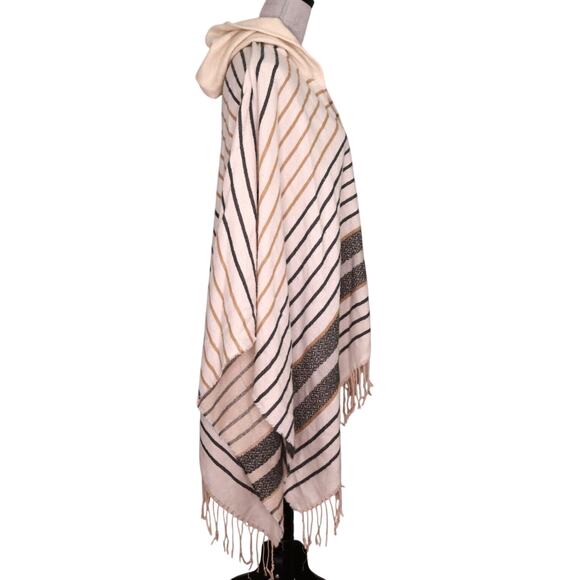 BCBGeneration Poncho Womens One Size Ivory Striped Fringe Hooded Cape bcbg - Picture 5 of 13